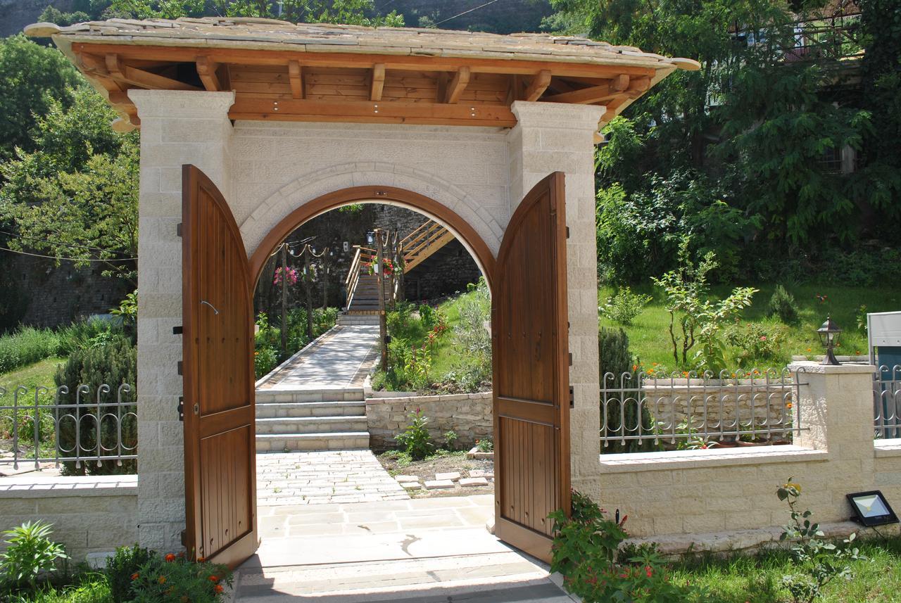 Hotel Kastro Gjirokastër Екстериор снимка